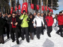 Bayraktepe kayak severlerle doldu taştı